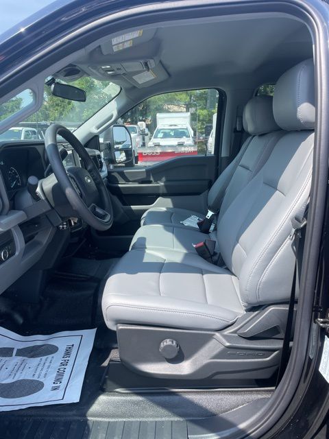 2025 Ford F-350 Super Duty XL