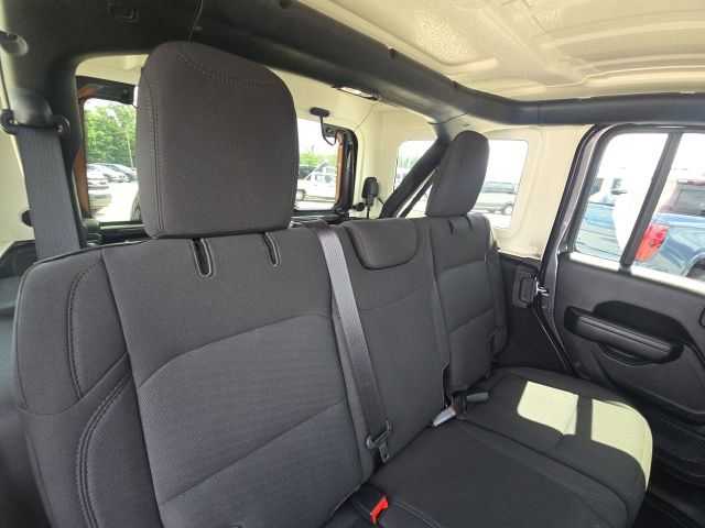 2021 Jeep Wrangler Unlimited Willys:L43469A