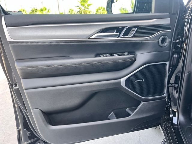 New 2026 Black Jeep  image 16