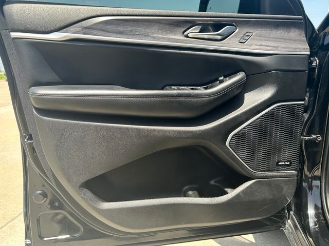 Used 2023 Jeep Grand Cherokee L SUV