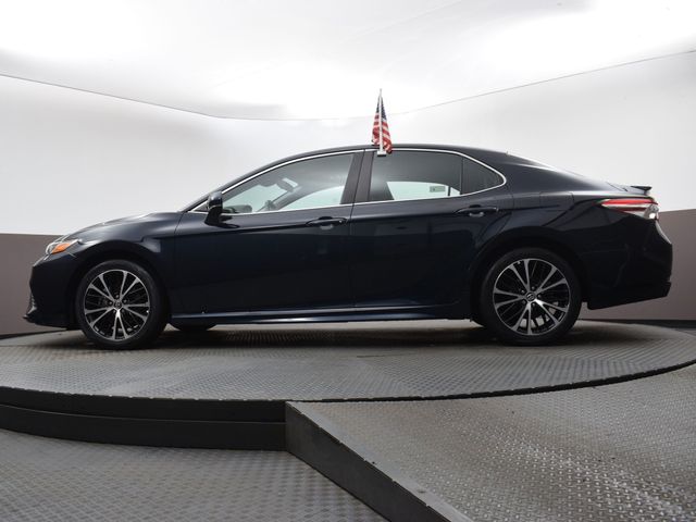 2020 Toyota Camry SE 28