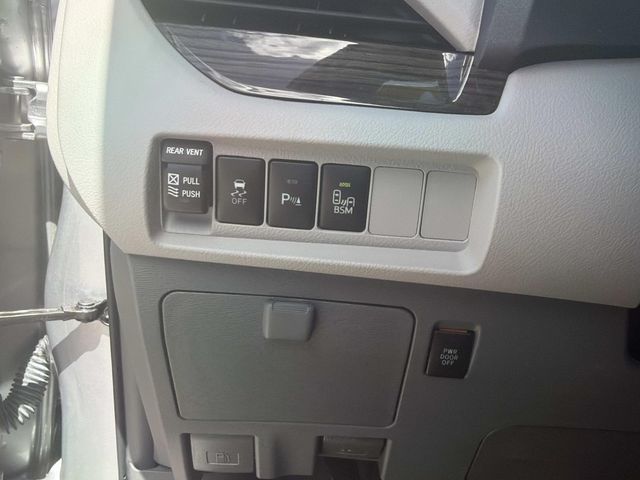 Used 2017 Toyota Sienna Van