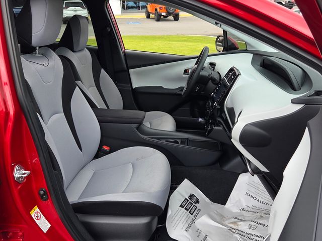 Used 2020 Red Toyota L image 15