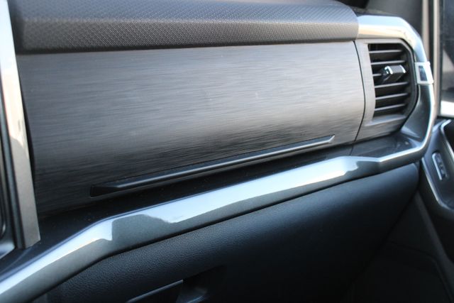 Used 2022 Blue Ford XLT image 19