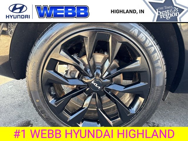 Used 2023 Black Kia SX-Prestige image 33