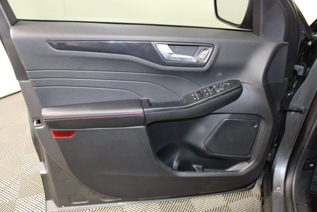 2025 Ford Escape ST-Line photo 13