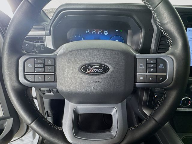 2025 White Metallic Ford F-150 Lariat 4X4 Truck