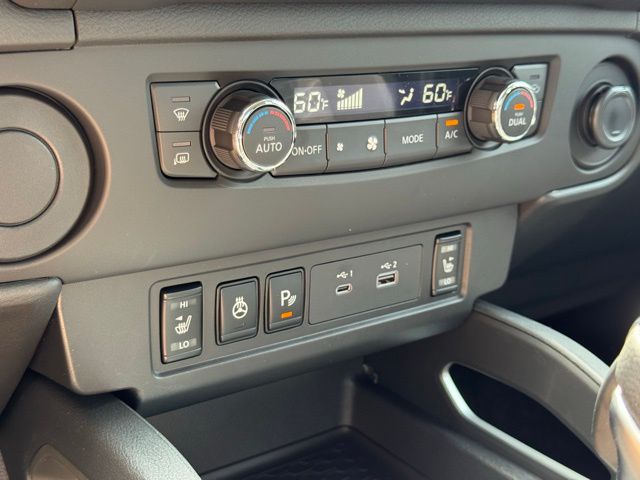 2025 Nissan Frontier SV - Photo 28