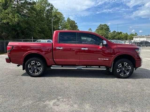 2021 Nissan Titan Platinum Reserve 6