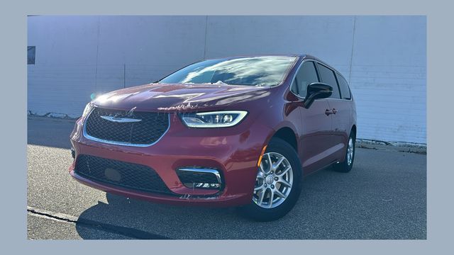 2026 Chrysler Pacifica Select FWD