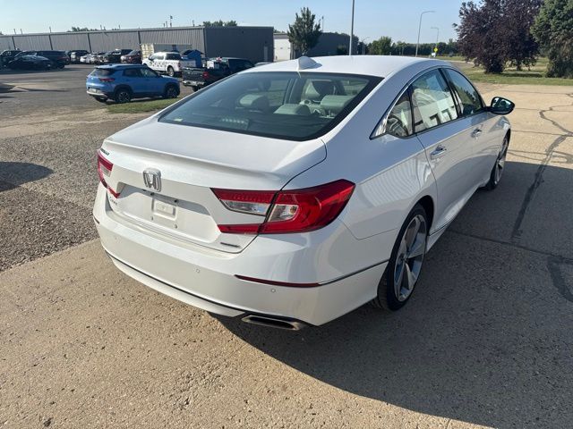 2018 White Honda Accord Touring FWD Sedan