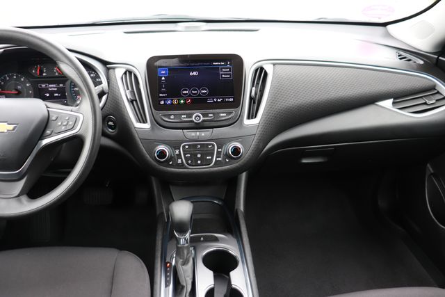 2023 Chevrolet Malibu LT photo