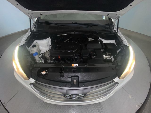 Used 2018 White Hyundai 2.4 Base image 26