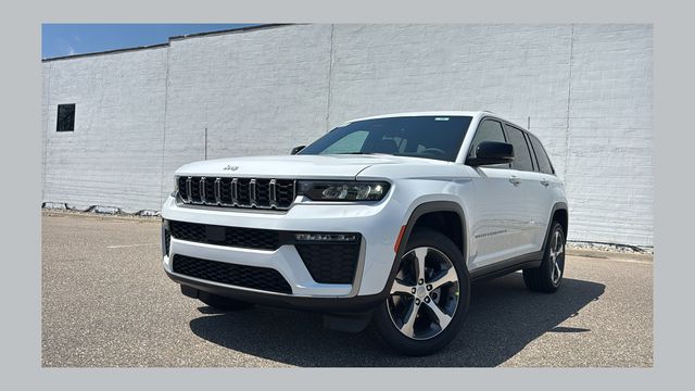 Bright White Clearcoat 2026 Jeep Grand Cherokee SUV / Crossover Four-Wheel Drive 8-Speed Automatic