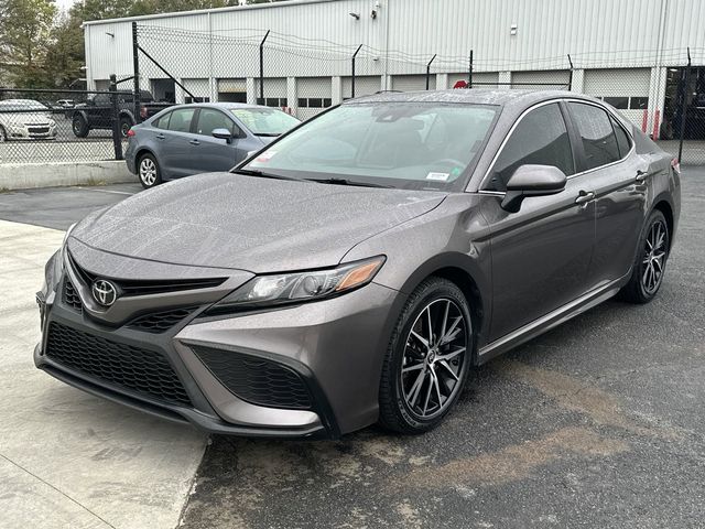 2021 Toyota Camry SE 23