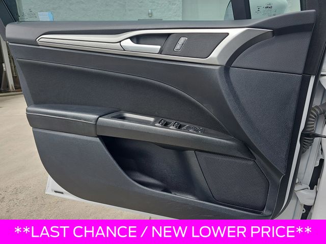 Used 2020 White Ford SE image 26