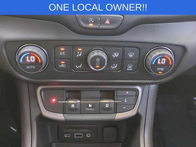 Used 2024 Silver GMC AT4 image 27