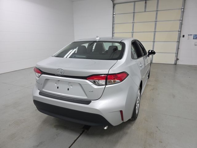 2026 Toyota Corolla LE photo 4