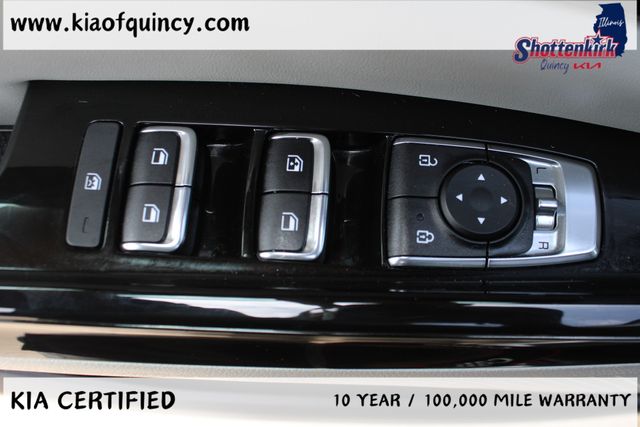 Used 2024 Kia Carnival Van