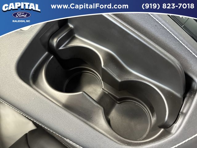 Used 2023 White Chevrolet Stingray image 29