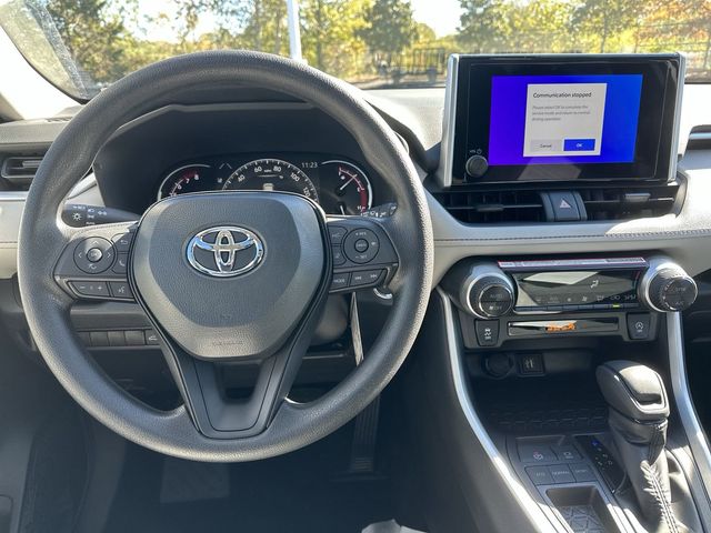 2025 Toyota RAV4 XLE 7