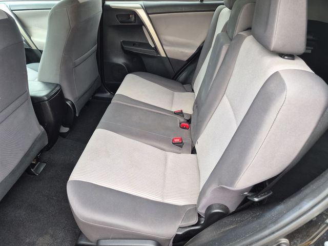 2014 Toyota RAV4 - Image 25
