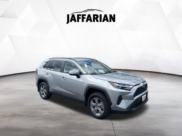 2025 Toyota RAV4 Hybrid XLE AWD's photo