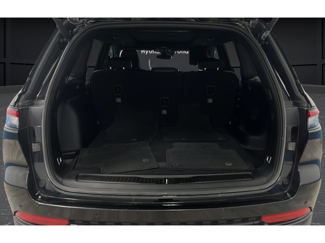 Used 2024 Diamond Black Crystal Pearlcoat Jeep Limited image 26
