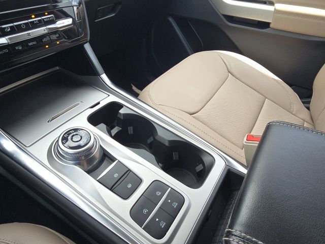 2023 Ford Explorer Limited:B02486