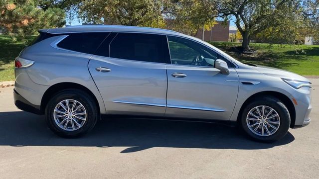 2023 Buick Enclave Essence 9