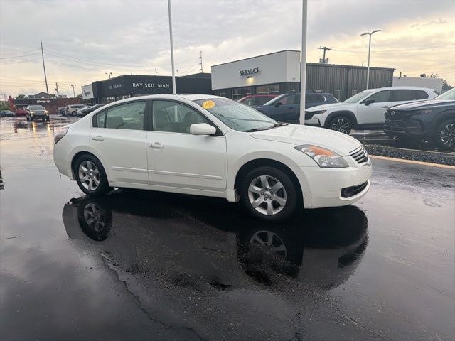 Used 2009 White Nissan 2.5 SL image 3