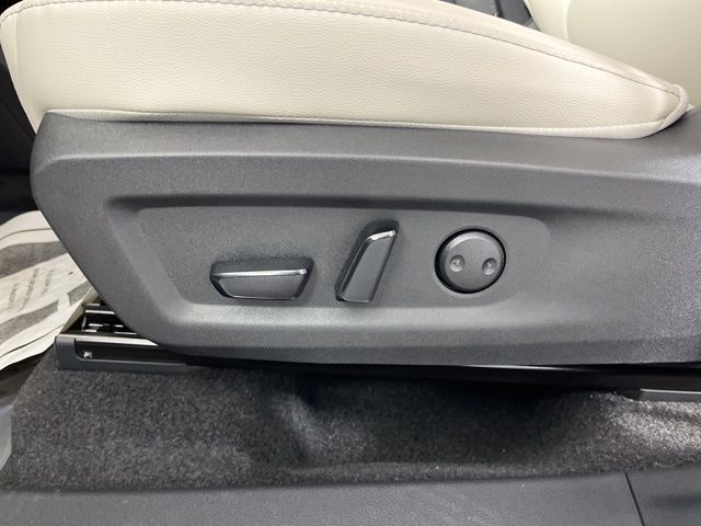 2025 Everest White Pearl Tricoat Nissan Murano SL AWD SUV