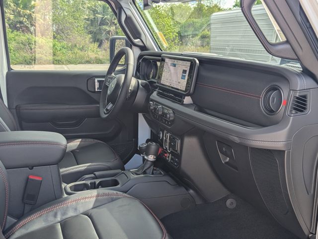 Used 2025 White Jeep Rubicon X image 26