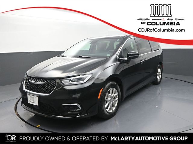 Diamond Black Crystal Pearlcoat 2025 Chrysler Pacifica Select FWD Minivan Front-Wheel Drive 9-Speed Automatic