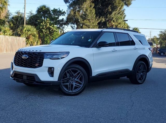 2025 Ford Explorer ST-Line 1