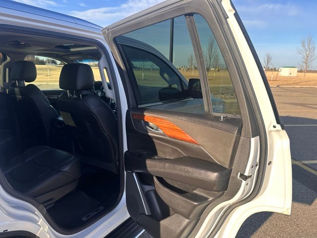 2017 Cadillac Escalade Luxury