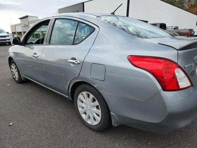 2014 Nissan Versa 1.6 SV 5