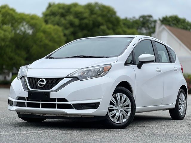 White (Fresh Powder) 2017 Nissan Versa Note SV Hatchback Front-Wheel Drive Continuously Variable Transmission