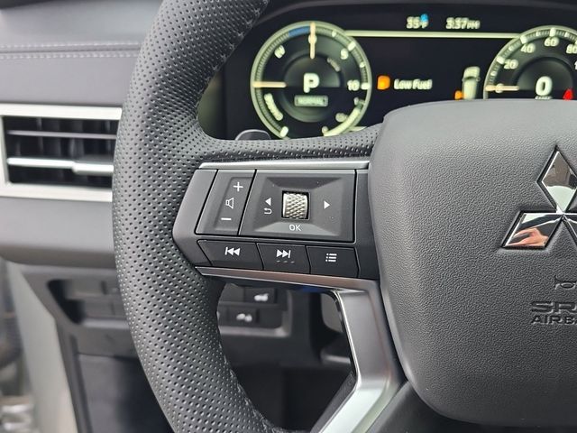 New 2025 Silver Mitsubishi SEL image 15