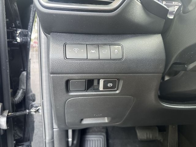 Used 2023 Black Hyundai SEL image 26