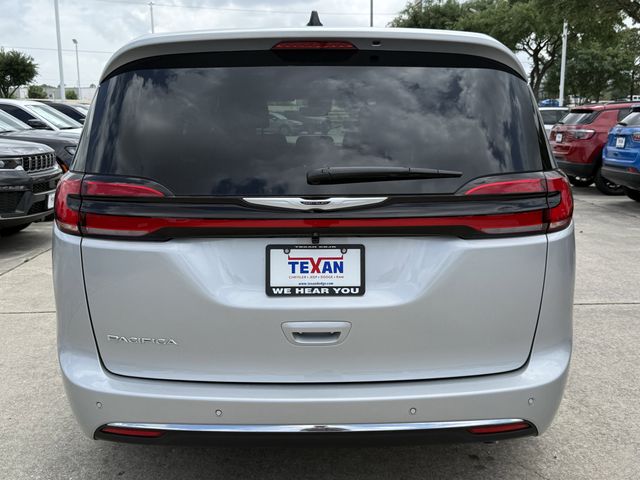 2026 Chrysler Pacifica Select - 4