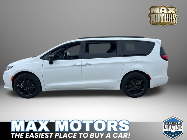 2024 Chrysler Pacifica Touring L 4