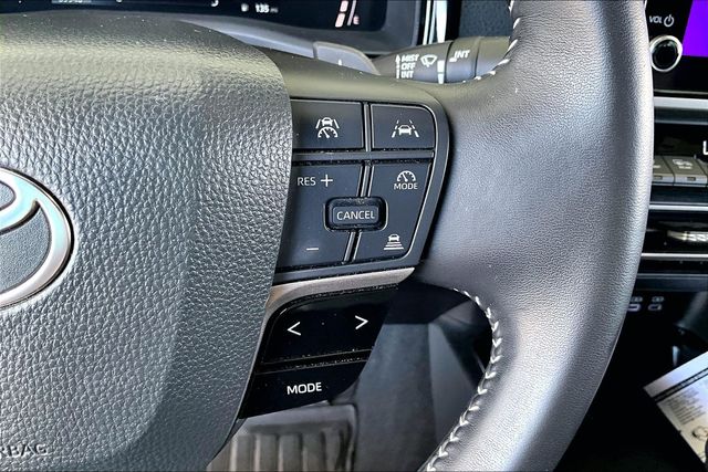 Used 2025 Toyota Camry SE 4D Sedan