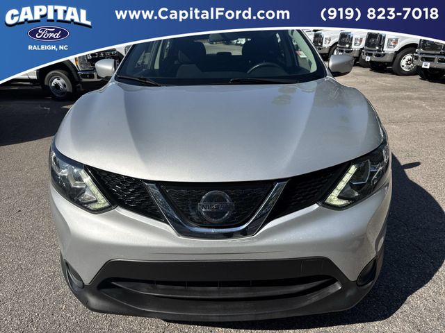 Used 2019 Silver Nissan S image 10