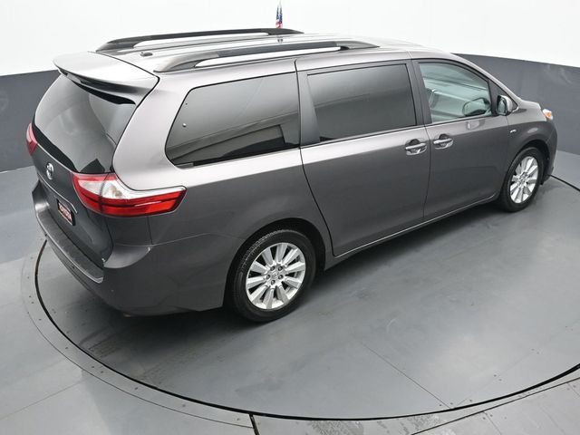 2017 Toyota Sienna XLE 43