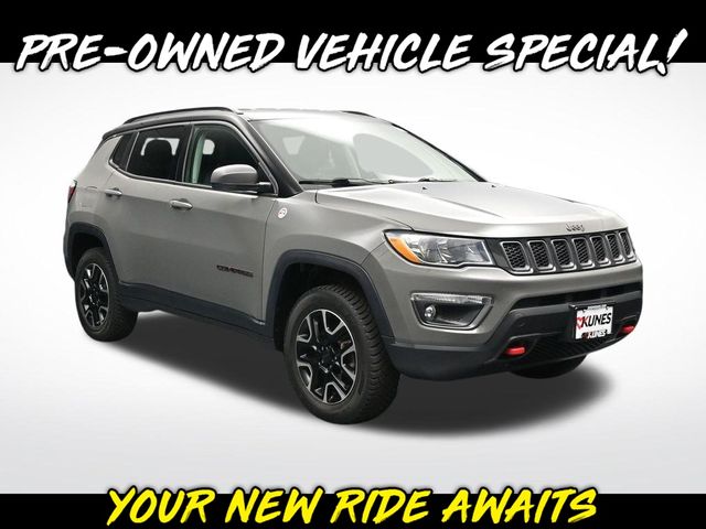 Sting-Gray Clearcoat 2020 Jeep Compass Trailhawk 4WD SUV / Crossover Four-Wheel Drive 9-Speed Automatic