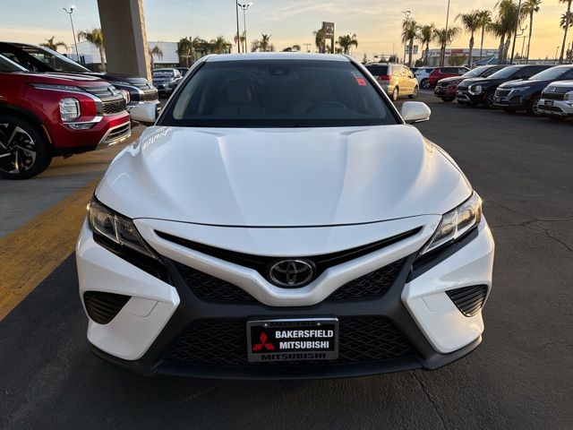 2018 Toyota Camry SE 2