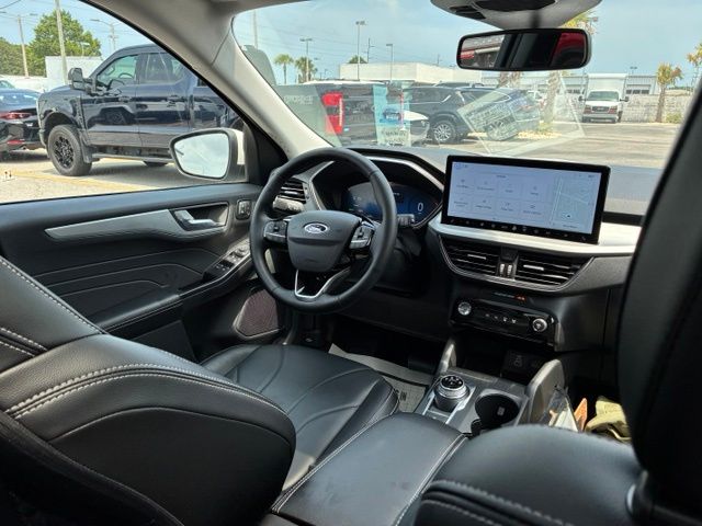 2025 White Metallic Ford Escape Plug-In Hybrid Base FWD SUV