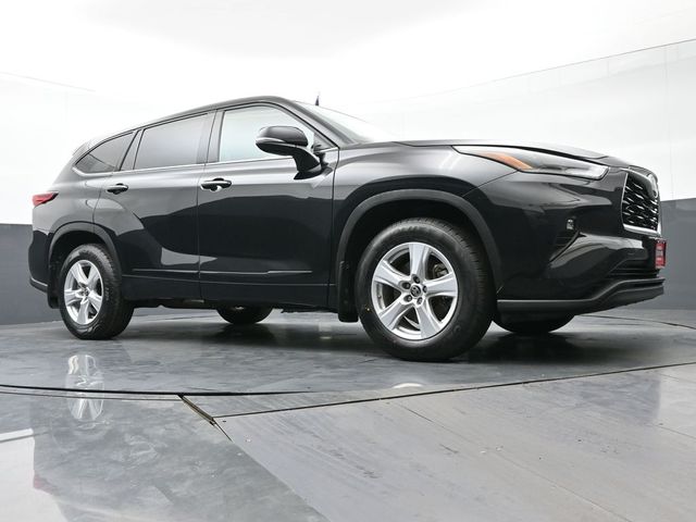 2021 Toyota Highlander LE 43