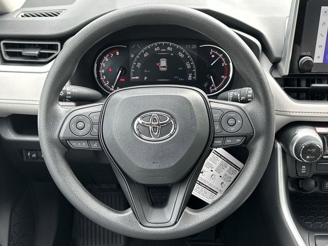 2024 Toyota RAV4 XLE 8